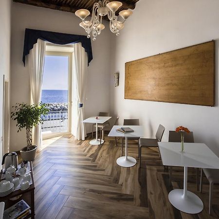 Mareluna Suite De Charme Naples Extérieur photo