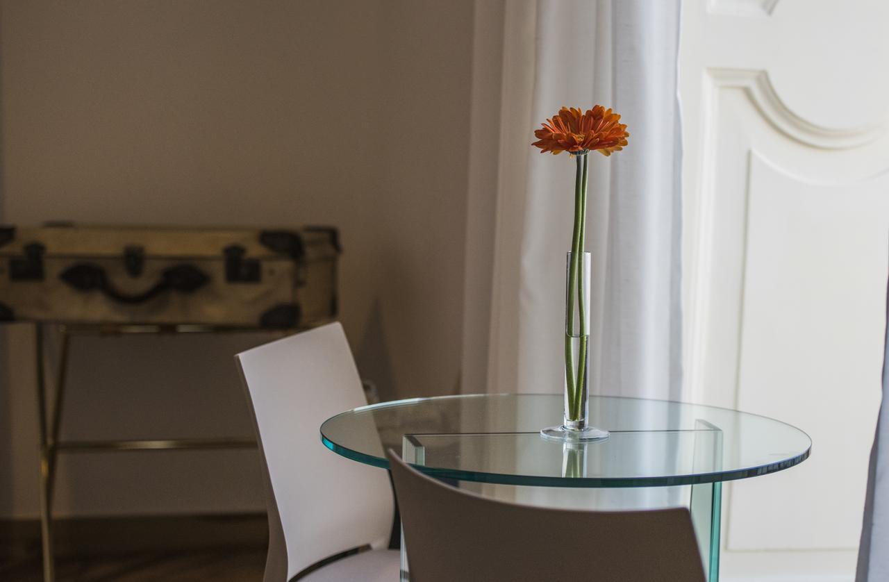 Mareluna Suite De Charme Naples Extérieur photo