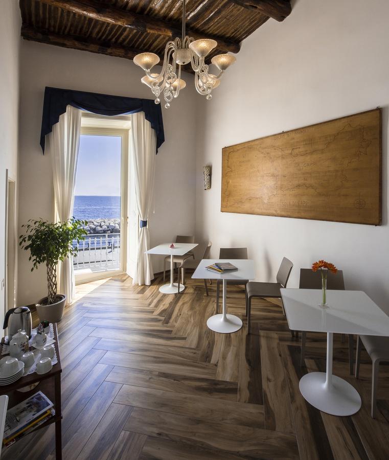 Mareluna Suite De Charme Naples Extérieur photo
